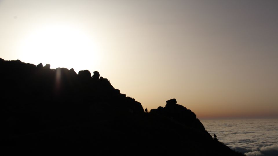 Madeira: Pico do Areeiro Sunrise Tour - The coffee stop: small culture break, not a rushed pit stop