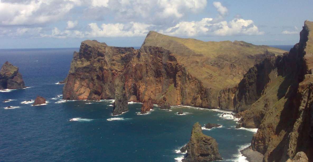 Madeira: Pico do Arieiro & Laurissilva Forest - East tour - Camacha and Terreiro da Luta: Easy Context Before the Climb