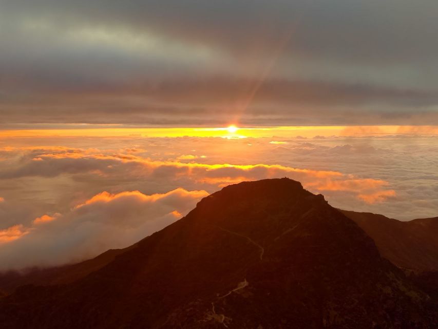 Madeira: Pico Ruivo Guided Sunrise Hike with Hotel Pickup - What to Pack: The Cold, the Uneven Steps, and the Weather Switch
