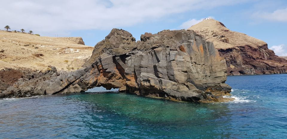 Madeira: Ponta de São Lourenço Lighthouse Boat Tour - The lighthouse story: seeing Madeira’s oldest lighthouse from the sea