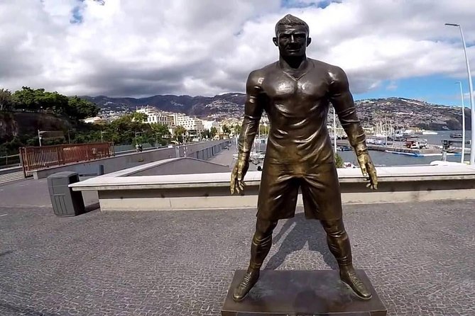 Madeira: Private Cristiano Ronaldo Tour with CR7 Museum - Your guide on the day: why the right storytelling matters