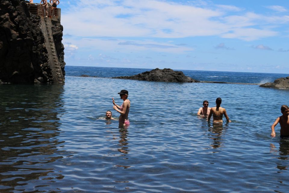 Madeira : Private wine experience by 4WD - Porto Moniz Volcanic Pools vs. Seixal’s Poço das Lesmas