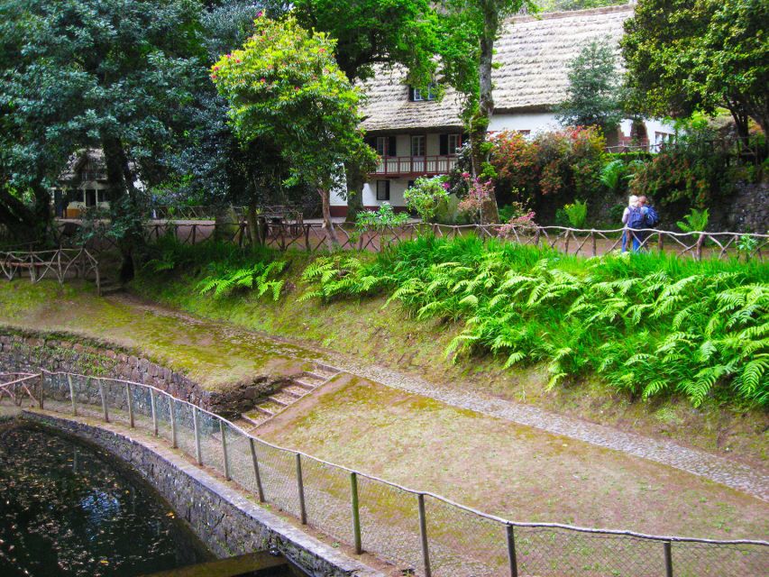Madeira: Queimadas, Caldeirão Verde and Levada Walk - Village views along the way: the Madeira you can recognize