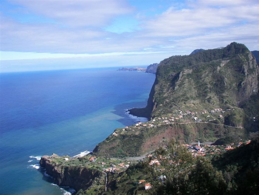 Madeira: Santana 6-Hour Full-Day Tour - Santana: the village of pointed thatched roofs