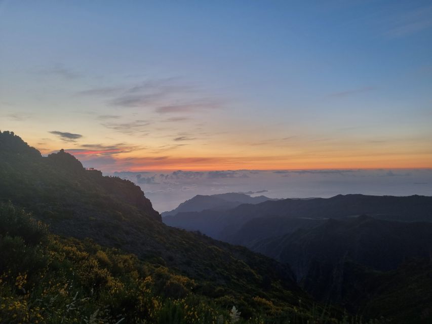 Madeira : Santana, Pico Arieiro, walk full day 4x4 Jeep tour - Porto da Cruz and the Guindaste View: Quick Stops That Keep the Day Interesting