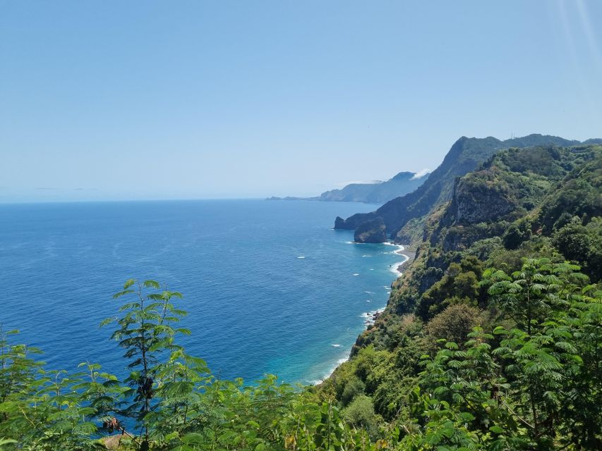 Madeira : Santana, Pico Arieiro, walk full day 4x4 Jeep tour - Faial Stop: Short Timing, Big Payoff for Photo-First Travelers