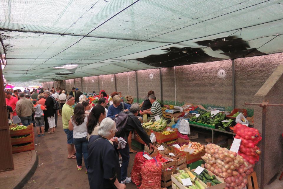 Madeira : Santo de Serra Local Farmers' Market half day trip - Morena’s Steep Roads and Village Feeling