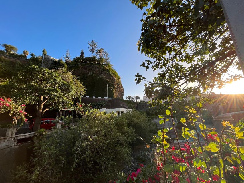 Madeira: Sunny South Side - Cabo Girão, Waterfalls, C. Lobos - Calheta beach time: lunch by the sea (but plan ahead)