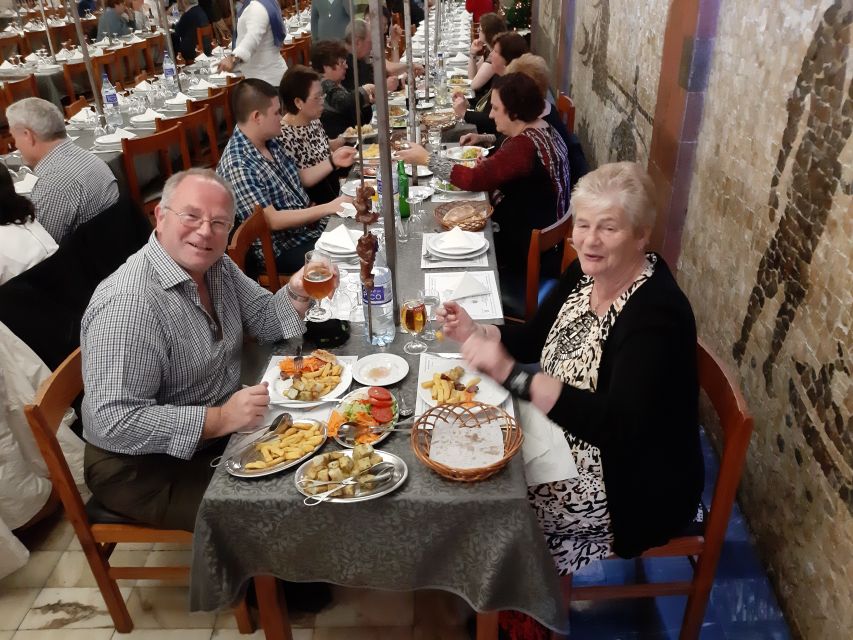 Madeira: Traditional Madeiran Dinner & Show - Drinks During Dinner: How the Wine and Beer Format Works