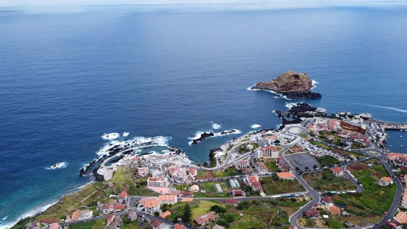 Madeira: West and East Madeira Top Highlights Tour - Your East Madeira Morning: Ponta de São Lourenço and Santana