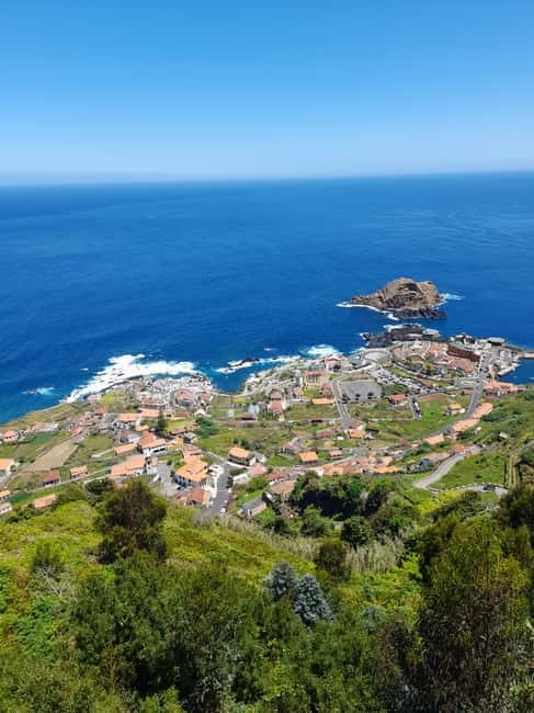 Madeira: West and East Madeira Top Highlights Tour - North Coast View Breaks: São Jorge and Miradouro da Beira da Quinta