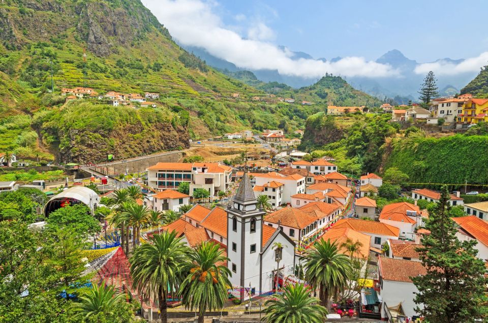 Madeira: Wine Safari Jeep Tour with Local Guide - Encumeada viewpoint and off-road driving: the photo stop with punch