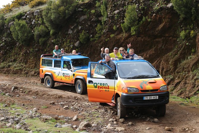 NorthWest Landscapes, UNESCO & volcanic pools 4x4 experience - Levada do Paul da Serra: a quick UNESCO-style aqueduct walk