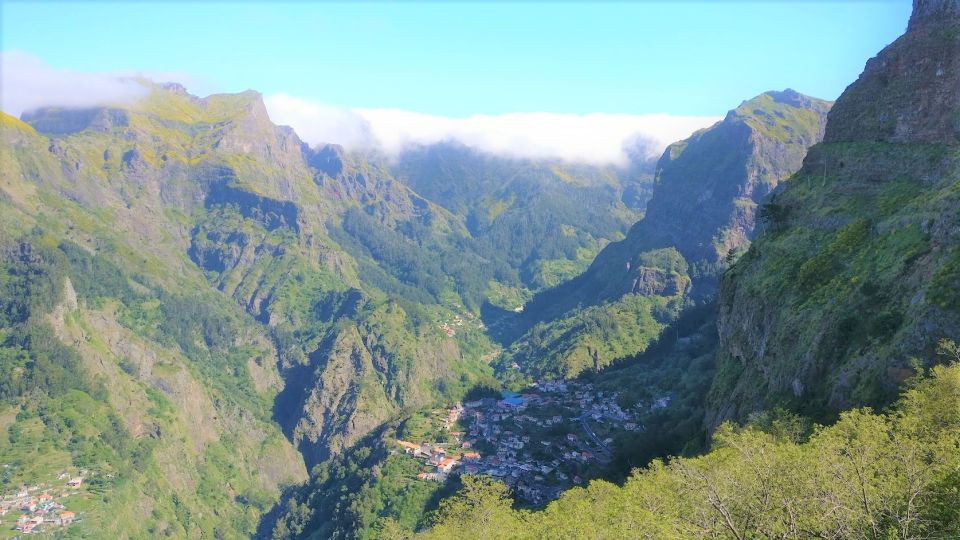 Nun's Valley - Curral das Freiras (Nun’s Valley): Lava Cliffs and a Quiet Village