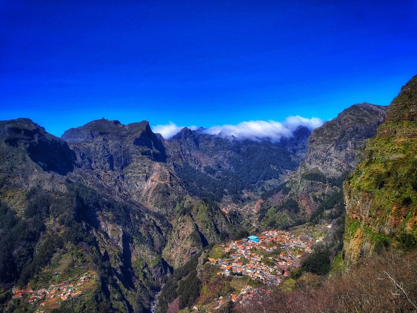 Nun's Valley - Getting from Funchal to the View: Pickup and the First Stop
