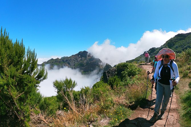 Pico do Areeiro to Pico Ruivo (PR 1) - Hiking Tour in Madeira - Guide-led hiking: why a small group makes PR1 less stressful