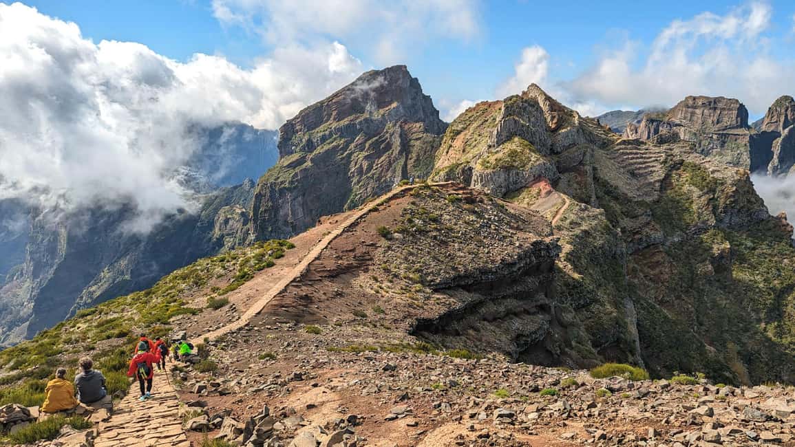 Pico do Arieiro in 4h: Immersive Private Experience (Cabrio) - Camacha: a 20-minute cultural breather with football trivia