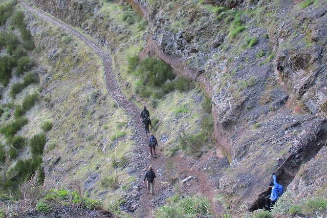 Pico do Arieiro - Pico Ruivo - Achada do Teixeira Walk - The Achada do Teixeira Portion: Where the Walk Turns Real