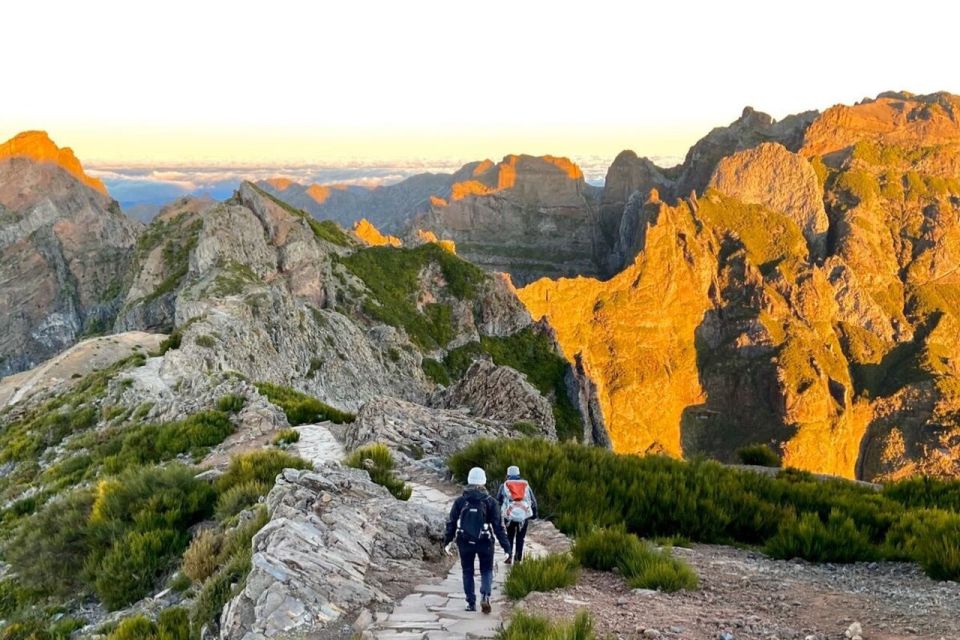 Pico Do Arieiro Pico Ruivo Sunrise or Morning Hike Transfers - At Pico do Arieiro Before Sunrise: What You’re Really Signing Up For