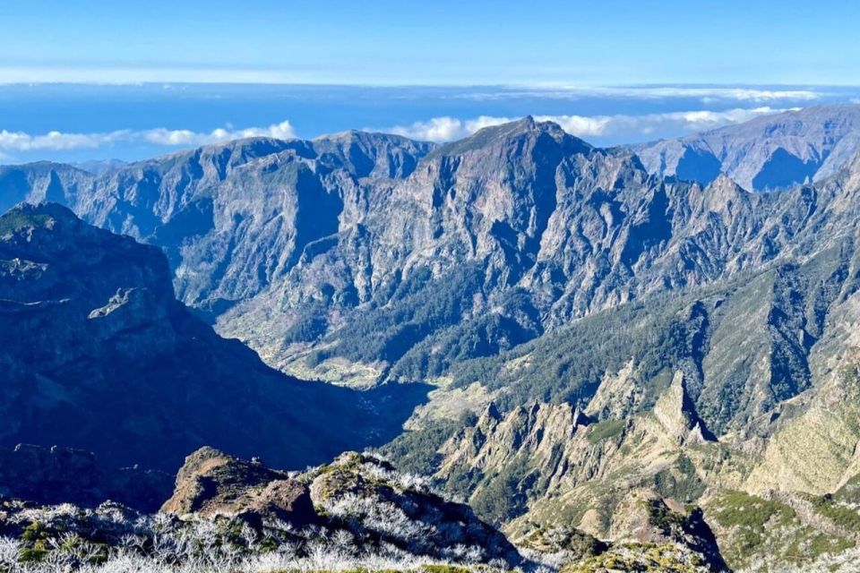Pico Do Arieiro Pico Ruivo Sunrise or Morning Hike Transfers - Pico Ruivo (1862 m): The Payoff Point