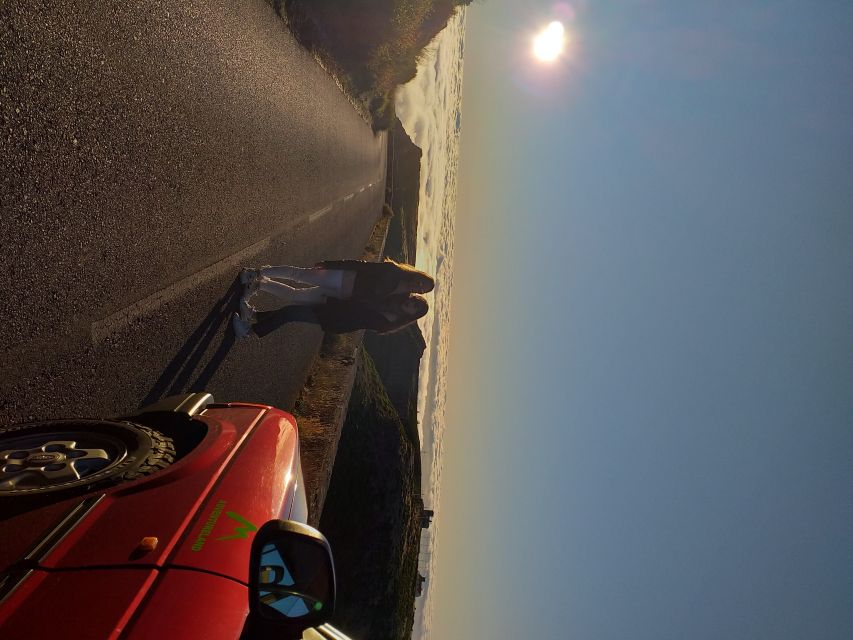 Pico do Arieiro: Private 4x4 Sunrise Trip with Hot Drinks - What to bring: simple gear choices for cold, windy, early mornings