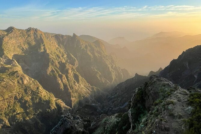 PR1 Sunrise Pico do Arieiro Self-Guided Hiking Transfer - Where PR1 starts on your schedule: Pico do Arieiro at dawn