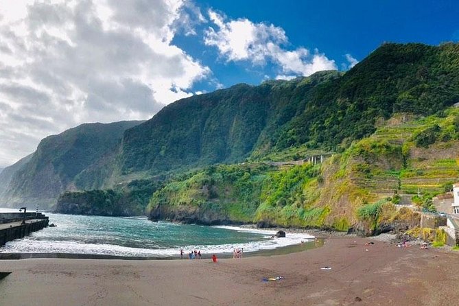 Private Jeep Tour: Amazing West Full-Day Tour incl Natural Pools - Câmara de Lobos: fishermen, history, and the climb up