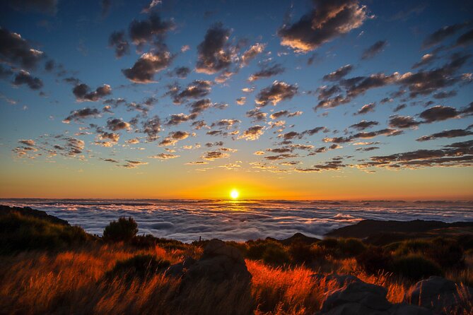 Private Sunrise Pico do Areeiro Half Day with easy levada walk - Stop 2: PR11 Vereda dos Balcões, an Easy Levada Walk