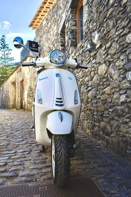 Private Vespa Tour Funchal & Câmara Lobos (3hrs) - Zona Velha, the Farmers’ Market, and Sé Cathedral: culture between rides