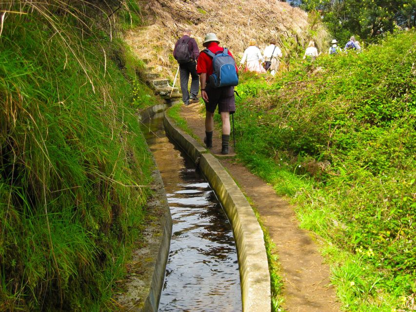 Referta / Castelejo - Levada Walk - Eagle’s Rock (Penha d’Águia) and the old water mill near the finish