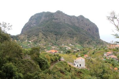 Referta - Castelejo Walk - Levada do Castelejo: easy walking and the farming side of Madeira