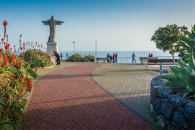 Sunday Market Tour - Madeira Island Excursion - Minivan Pickup and 8:30 Departure in Funchal