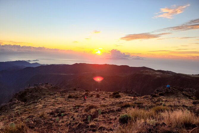 Sunrise in Areeiro Peak - Why Pico do Areeiro Sunrise Feels Different at First Light