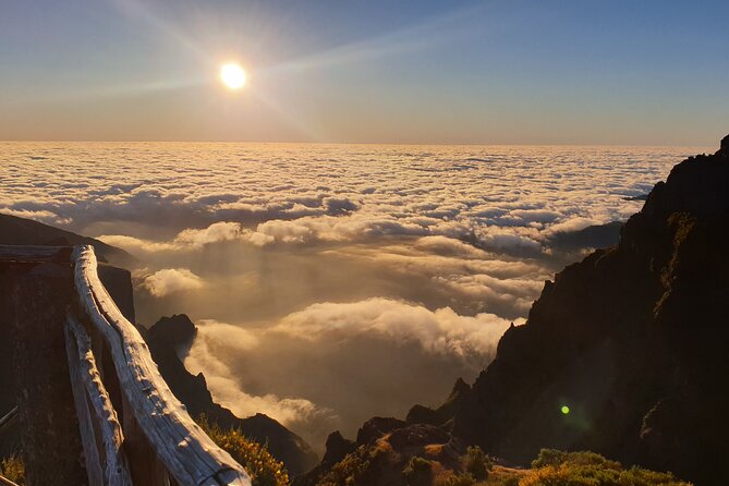 Sunrise in Areeiro Peak - Meet Hugo and Settle In: Timing, Pickup, and Group Size
