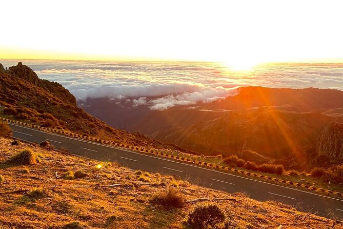 Sunrise Transfer To Pico Do Arieiro, Hike To Pico Ruivo & Return From Teixeira - Return from Achada do Teixeira and that Santana triangle house pass