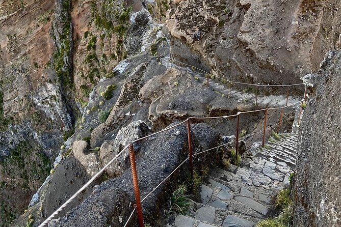 Sunrise Transfer To Pico Do Arieiro, Hike To Pico Ruivo & Return From Teixeira - Price and value: $42.34, plus a small government fee