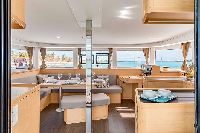 Sunset Catamaran Tour l Madeira Island - Sunset Catamaran Tour on Madeira: the basic idea