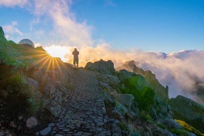 Sunset Tour @ Pico Do Areiro | Half Day 4x4 Tour - The main stop at Pico do Arieiro: clouds, colors, and that quick temperature drop