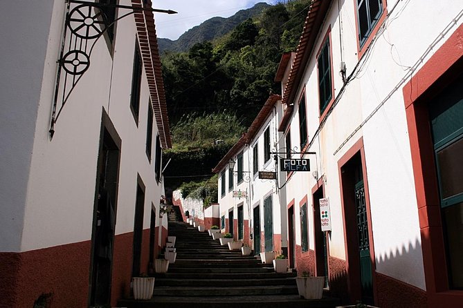 Tour - 8 Villages to the West - Seixal and Porto do Seixal: Black Sand, Harbor Views, Calm Pace