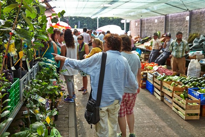 Traditional Sunday Market - Half Day Tour - 4x4 - Camacha wicker stop: where crafts fit into the route