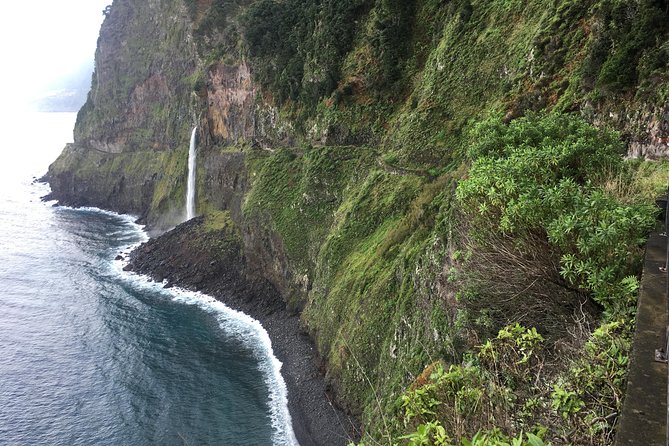 West Madeira 4x4 Tour with Local Guide - Stop 4: Porto Moniz Natural Swimming Pools—time for lunch and a real swim